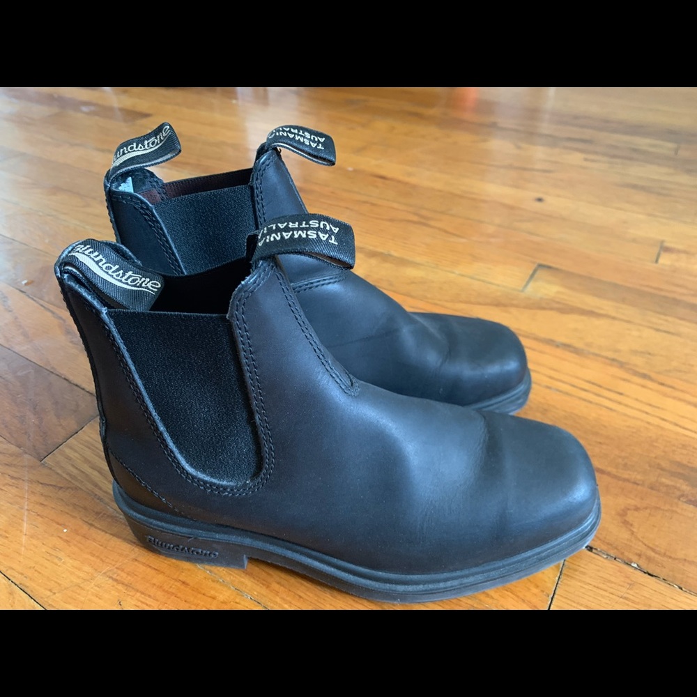 Black Blundstone Chisel Toe Boots US 7